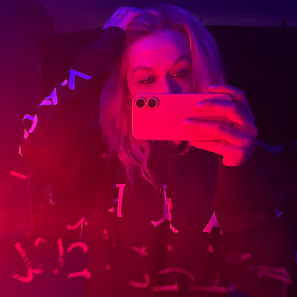 Meet your Posher, Caitlin